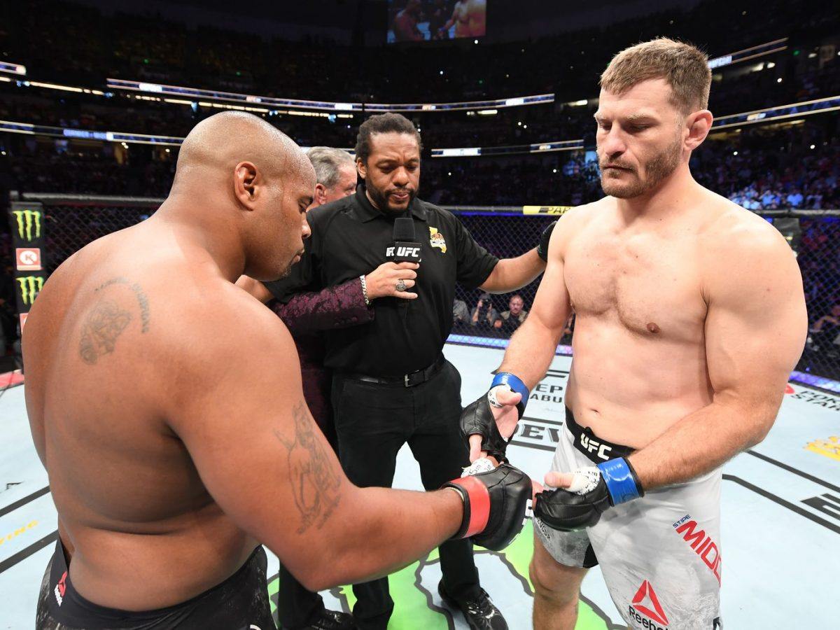 Ufc 252 Stipe Miocic Daniel Cormier Square Off In Trilogy Bout 