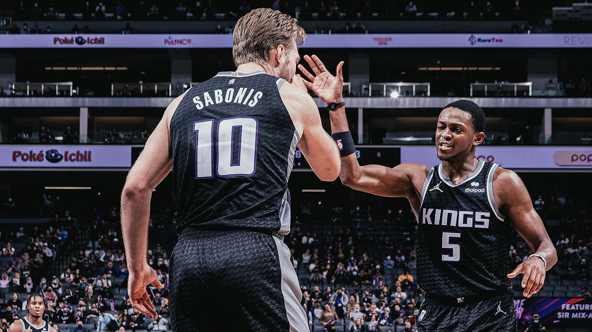 Kings Acquire Domantas Sabonis, Justin Holiday, Jeremy Lamb and 2023  Second-Round Draft Selection